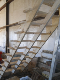 Barn Loft Stairs Steps Center Bracing