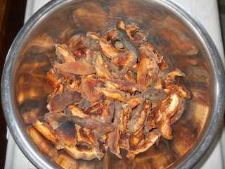 Peaches Dried Using Solar Food Dehydrator