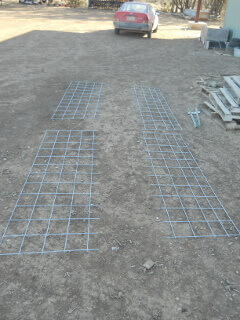 Pig fence cattle panel cut in pieces