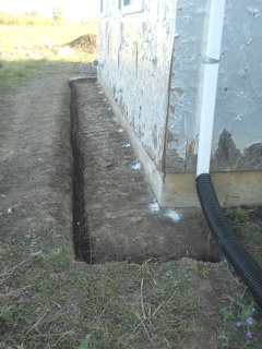 Dug Out West Footer with Remesh