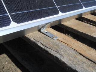 Solar Panel Front Bracket to Palette